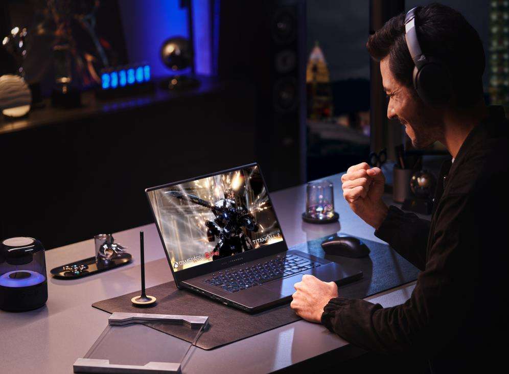 Asus ROG Zephyrus G15 GA503RM-HQ007W Gaming Laptop 15.6-inch WQHD 165Hz AMD Ryzen 7-6800HS 16GB RAM 1TB SSD GeForce RTX 3060 Win 11 90NR0812-M00920
